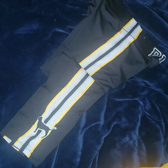 Pink outfit - Picture 4 of 6